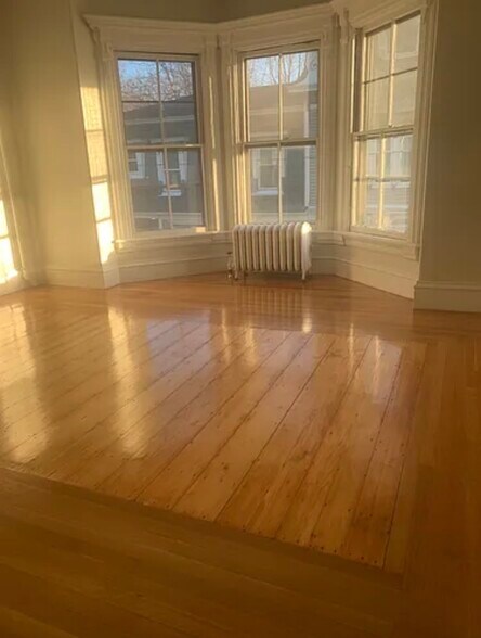 Building Photo - 91 Walnut St