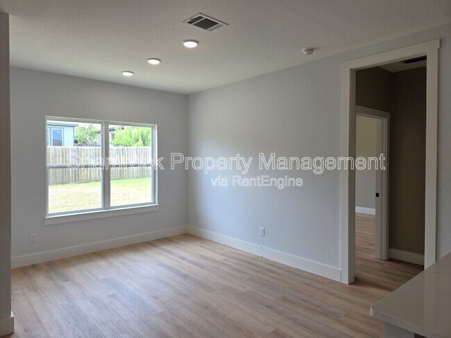 Building Photo - 9904 Ridings Dr