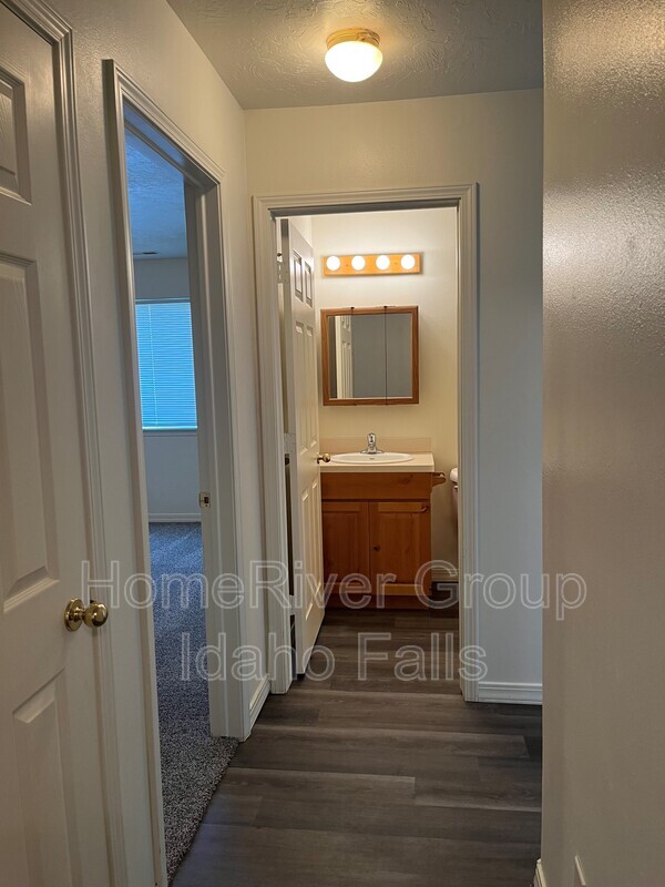 Building Photo - 1537 Canyon Ave