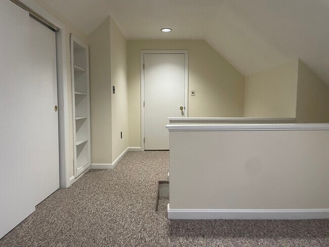 Building Photo - 228 Main St