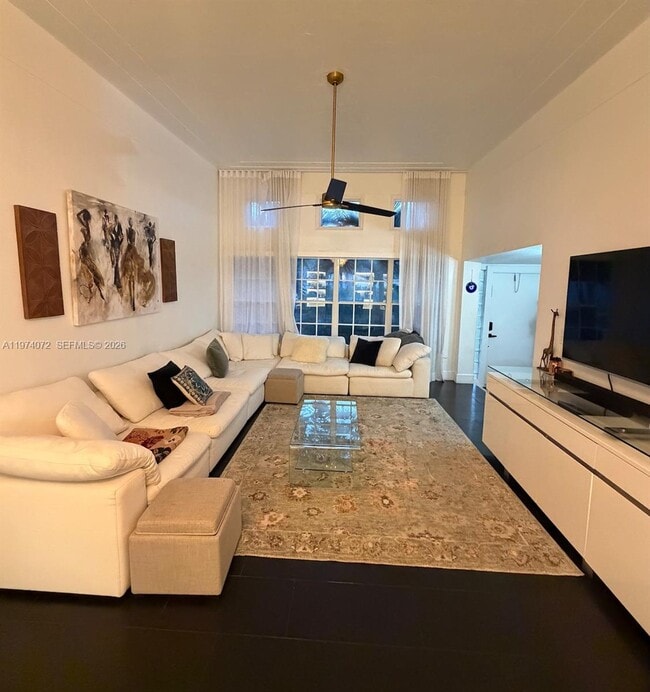 Building Photo - 9048 Carlyle Ave