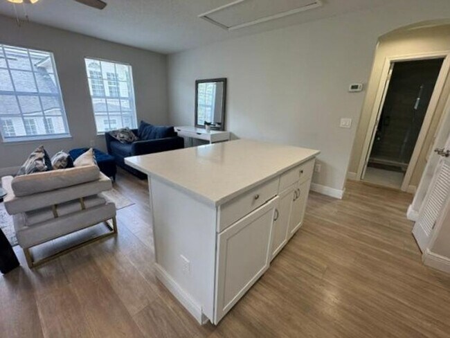 Building Photo - 1 Bedroom 1 Bath Renovated Garage Apartment in the Main Village of Celebration