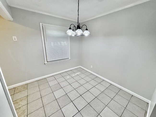 Building Photo - 1711 Coleen Rd