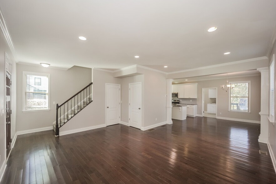 Building Photo - 1863 Phillips Ave