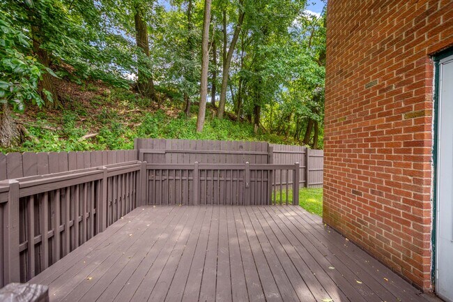 Building Photo - AVAILABLE AUGUST 1ST!! Gorgeous 3 BEDROOM ...