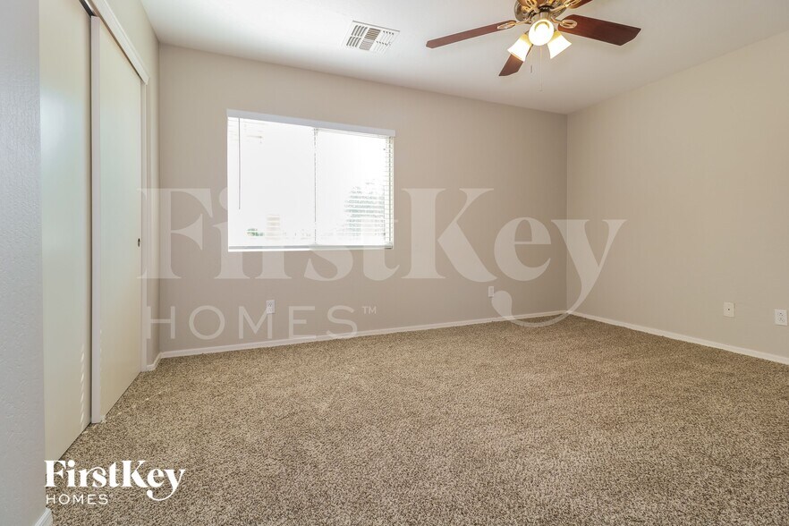 Building Photo - 1071 S 224th Ln