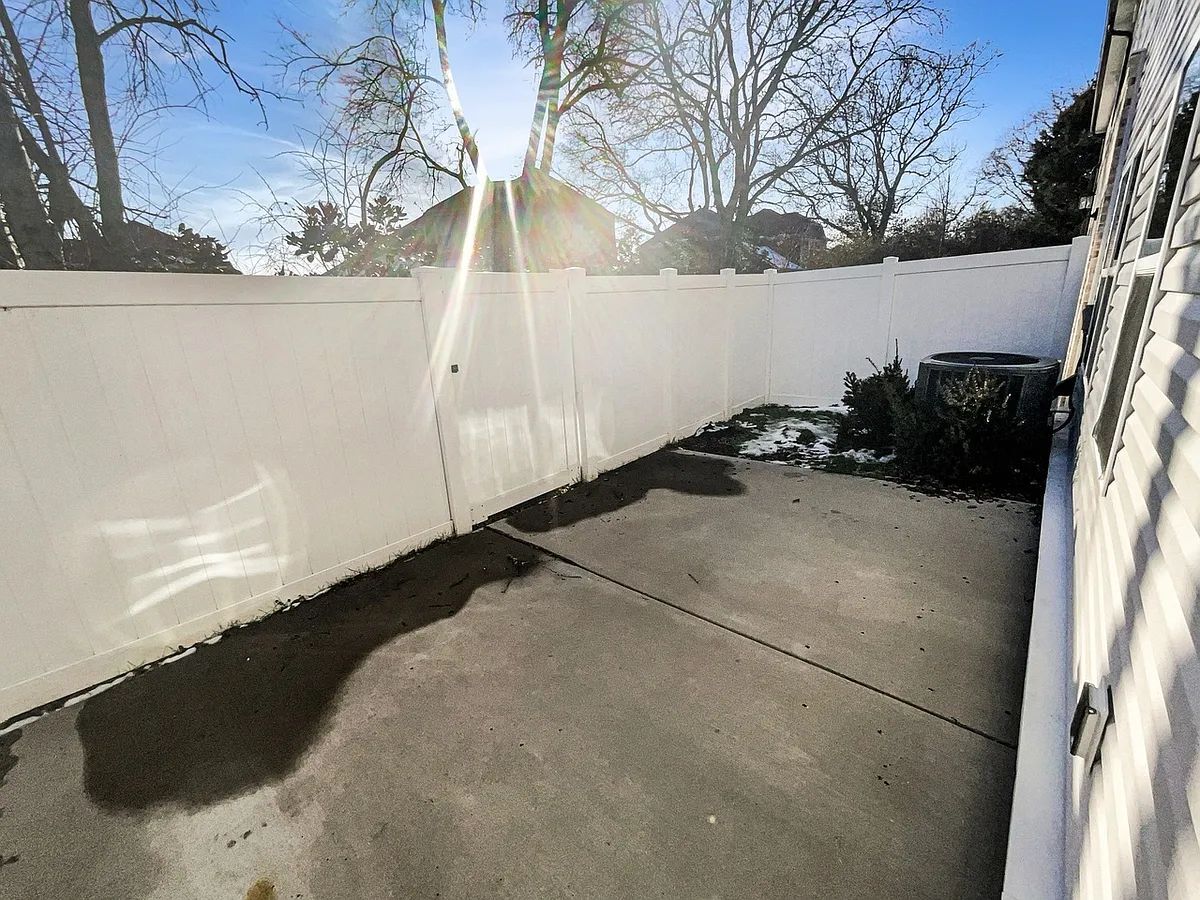 Building Photo - 4443 Chusto Dr