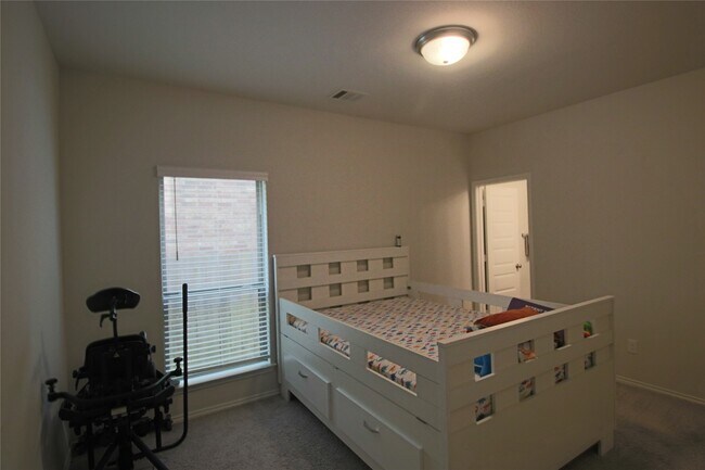 Building Photo - 24727 Tanoureen Dr