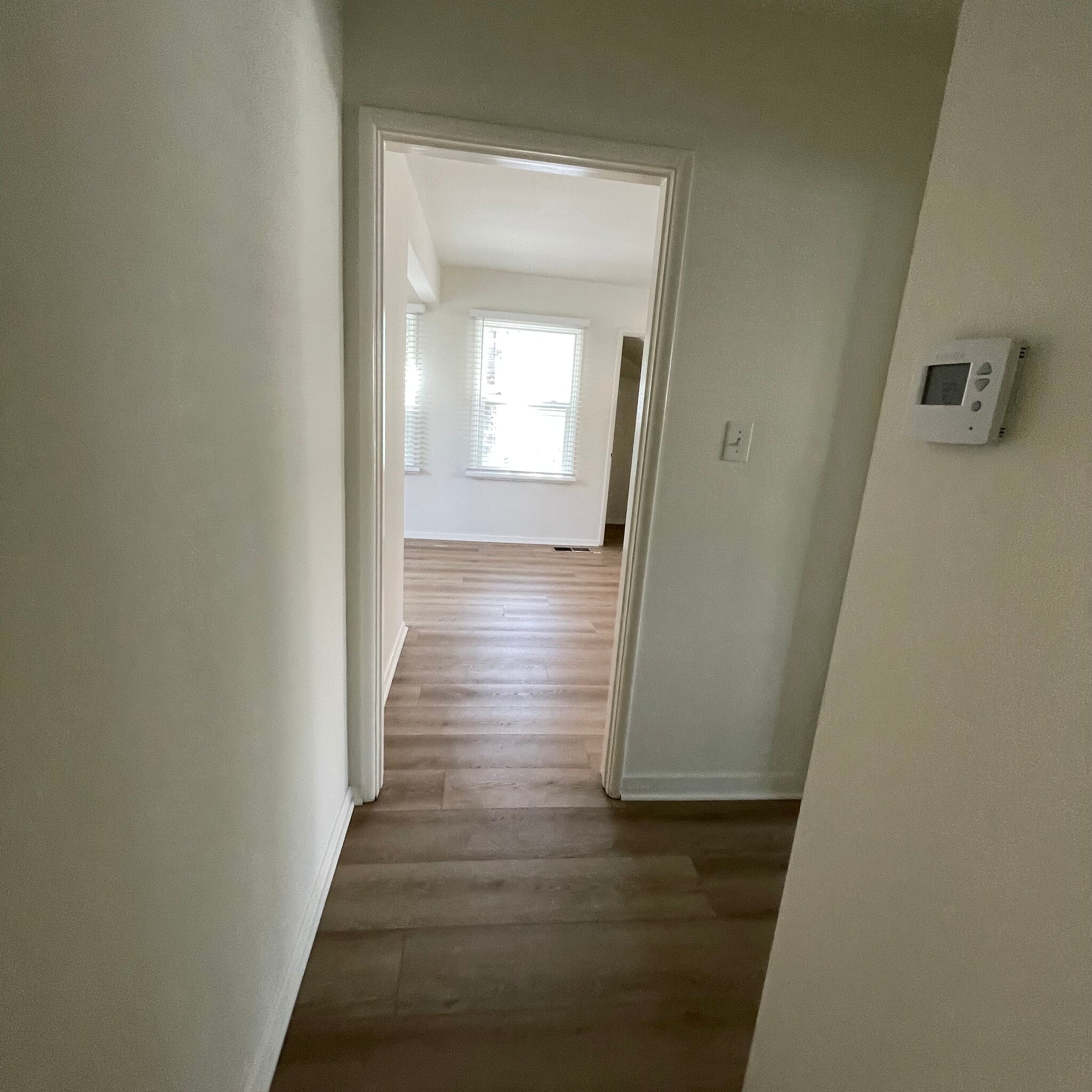 Building Photo - 2122 Montana Ave