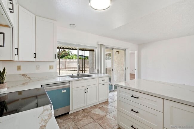 Building Photo - 10625 Amantha Ave