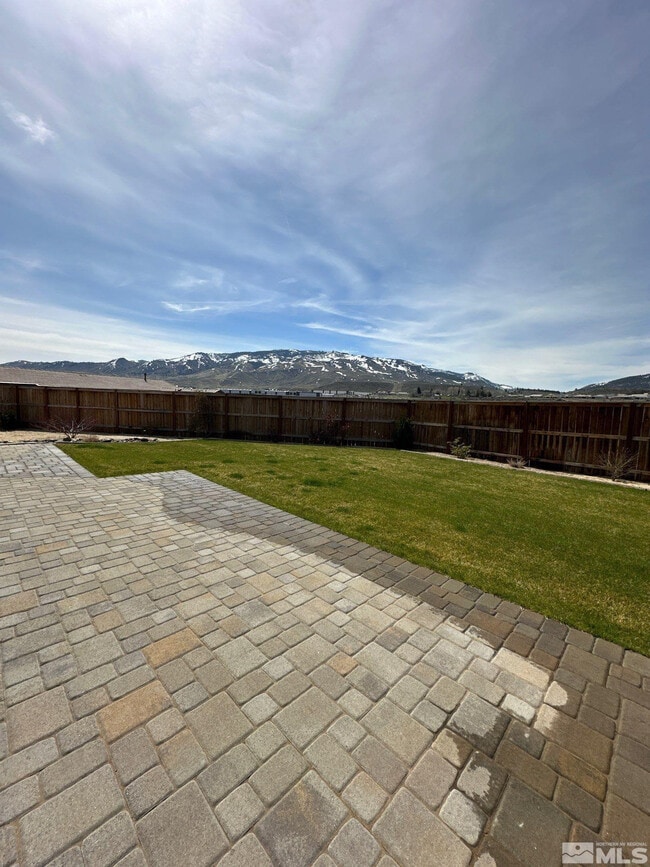 Building Photo - 8370 Simsbury Dr