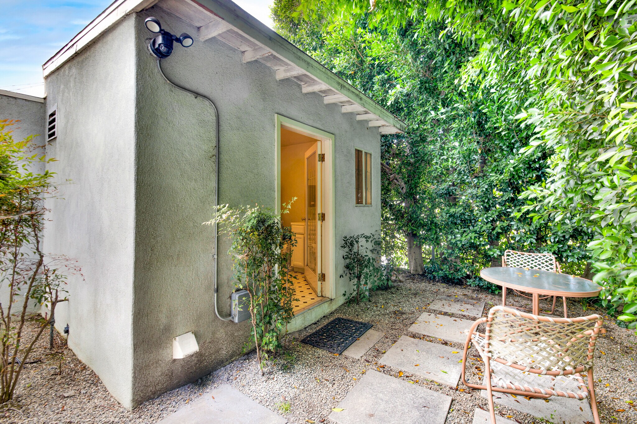 Building Photo - 1701 Stearns Dr