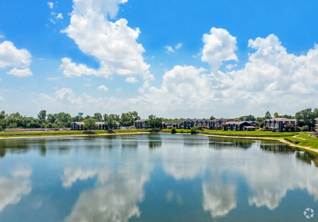 Lake Views - Towne Lake Apartments