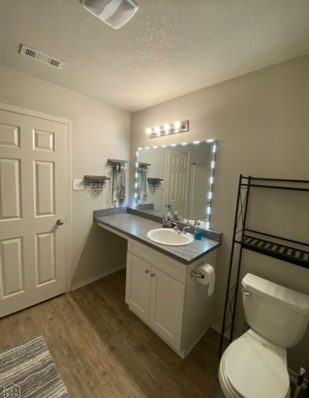 Building Photo - 4012 Willow Pointe Dr