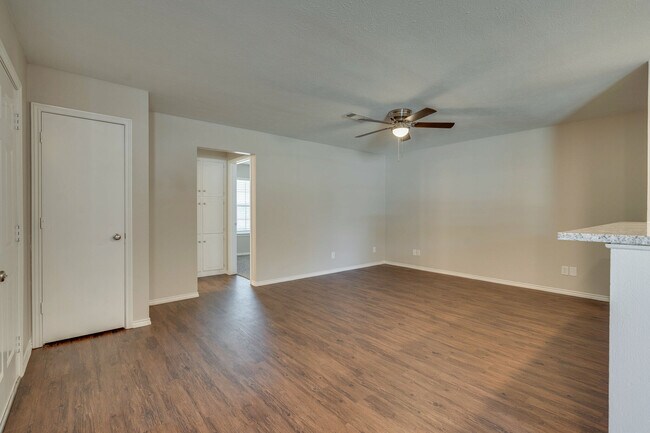 living room - 1233 Cordell St