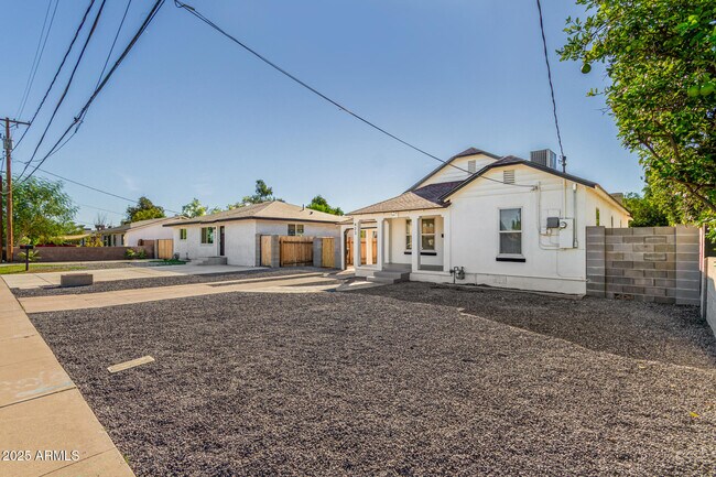 Building Photo - 423 E Crescent Ave