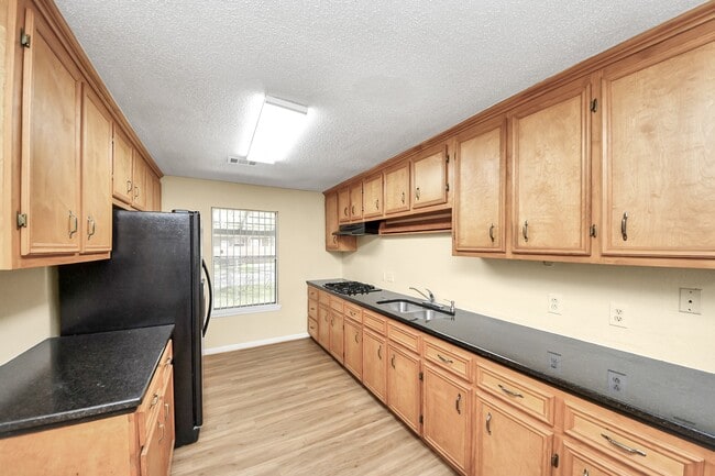 Building Photo - 8105 Lanham Ln