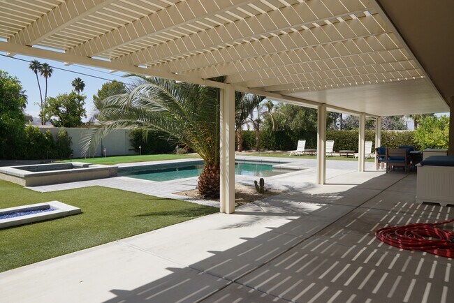 Building Photo - 45945 Verba Santa Dr