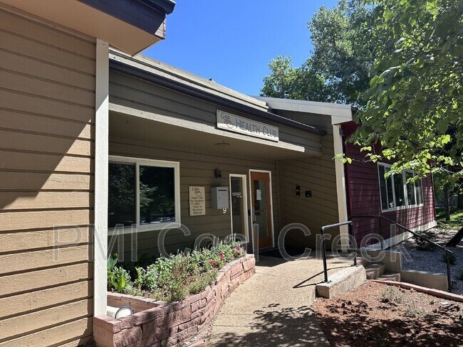 Building Photo - 2902 Shadow Creek Dr