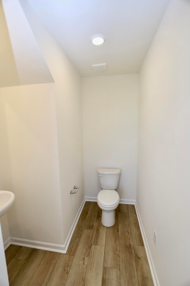 Building Photo - 1718 Canopy Dr