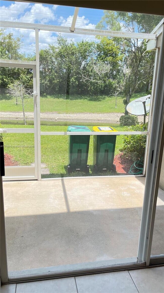 Building Photo - 8110 San Carlos Cir