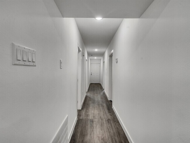 Building Photo - 6742 Madrid St