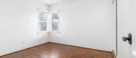 Building Photo - 627 60th St