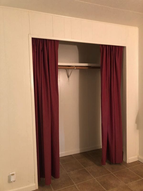 Building Photo - 5449 Bain St