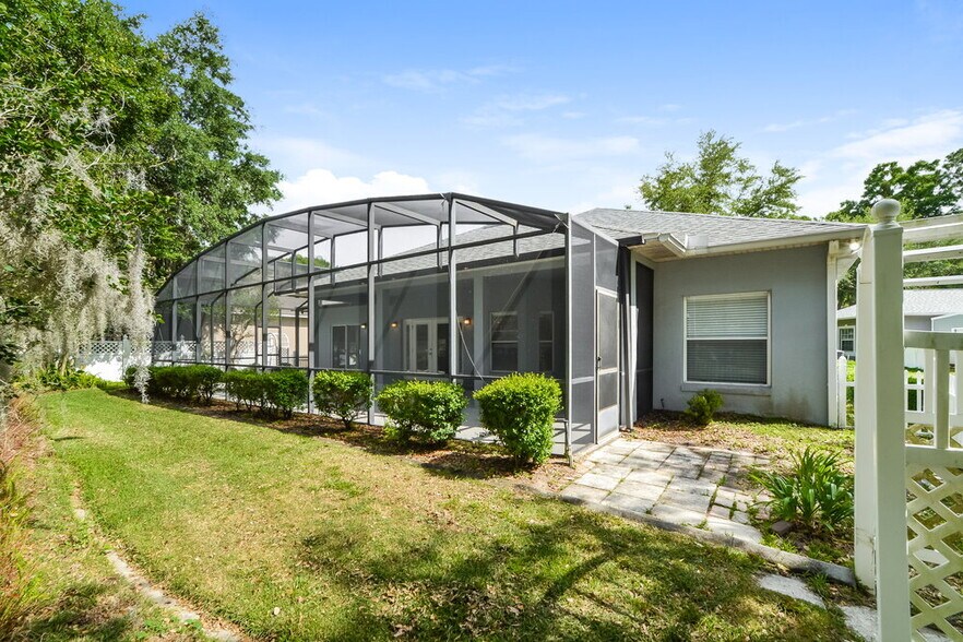 Building Photo - 1605 Shadowood Ct