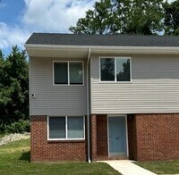 Building Photo - Plumly Townhomes