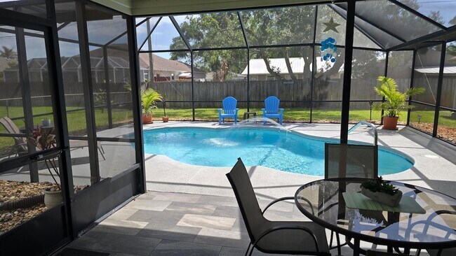 Building Photo - 670 Nobles St