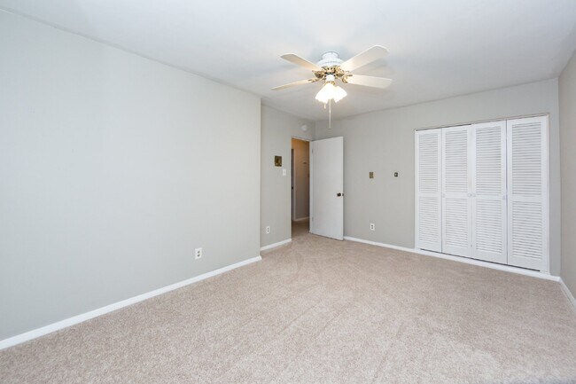 Building Photo - "Charming 3-Bedroom Oasis with 2 Full Baths – Spacious 2,295 Sq Ft Home in Charlotte's Heart!"