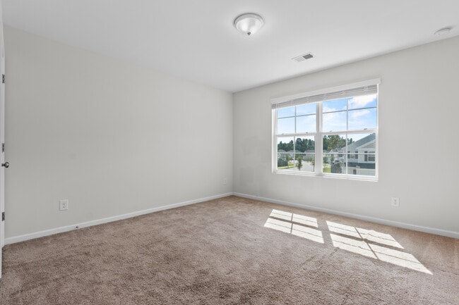 Building Photo - 424 Keeble Dr