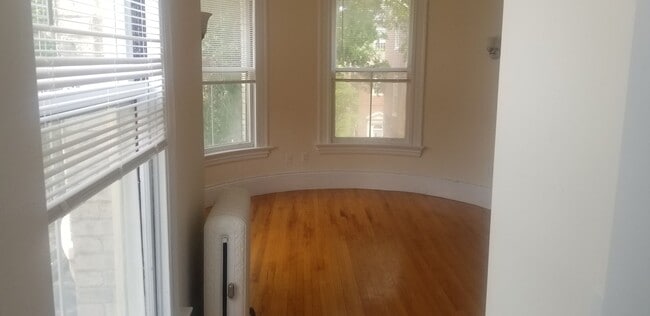 Building Photo - Amazing 1 bed next to Harvard University a...