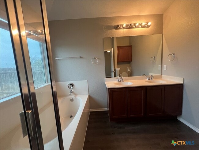 Building Photo - 663 Tom Kemp Dr