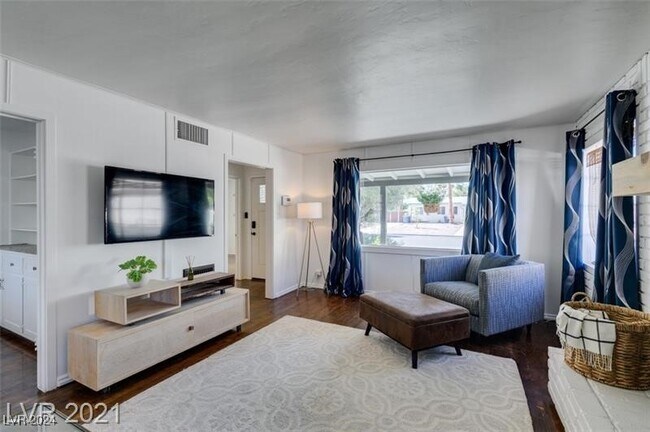 Building Photo - 1217 S 7th St