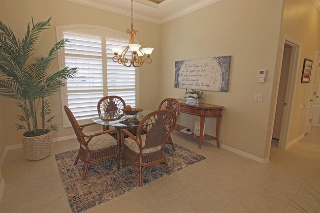 Building Photo - 811 Rotonda Cir