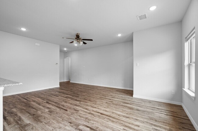 Building Photo - 109 Columbia St