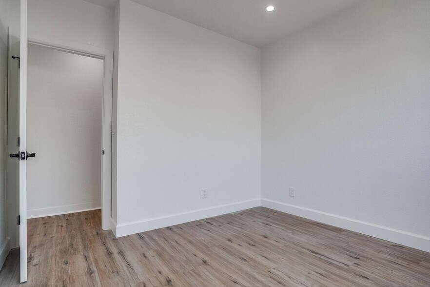 Building Photo - 2708 Cincinnati St