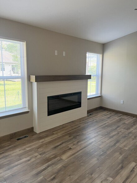 Building Photo - 5940 Arrow Ridge Rd