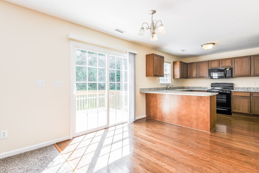 Building Photo - 676 Yorkshire Dr