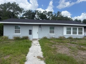 Building Photo - Near Manatee Memorial Hospital and Manatee River