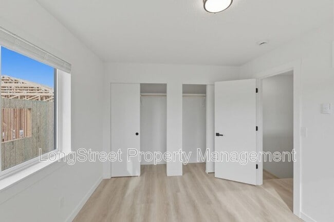 Building Photo - 810 S 19th St