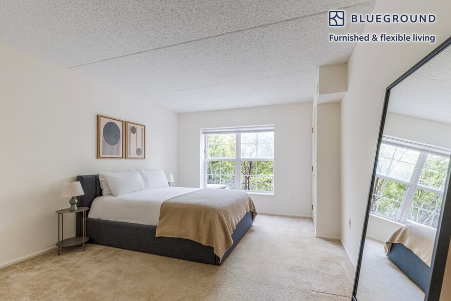 Building Photo - 444 Washington Blvd