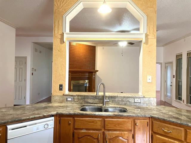 Building Photo - 3711 Blossom Dr