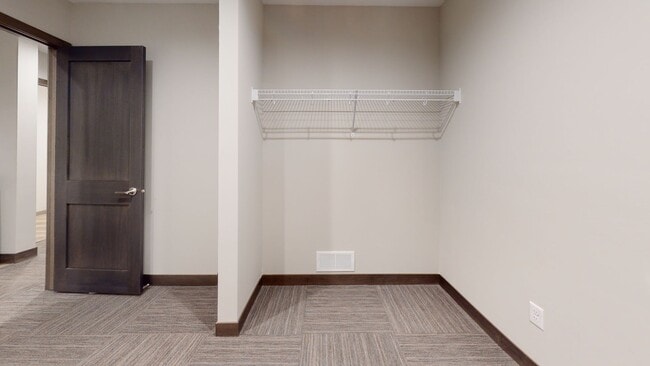 Building Photo - Brand new 6 bed 3 bath in Dinkytown