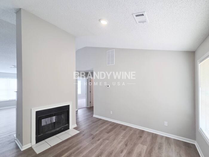 Building Photo - 10342 Commons Crossing