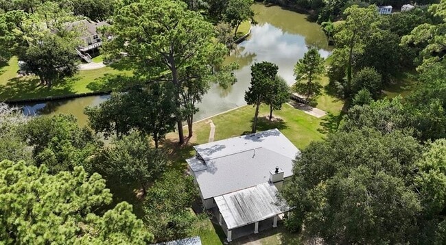 Building Photo - 12305 Pine Oak Dr