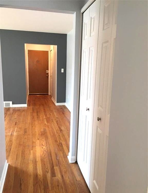Building Photo - 4840 Briarwood Ave