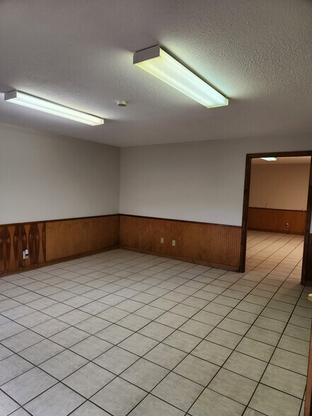 Primary Bedroom suite - 5212 Bertsville Rd